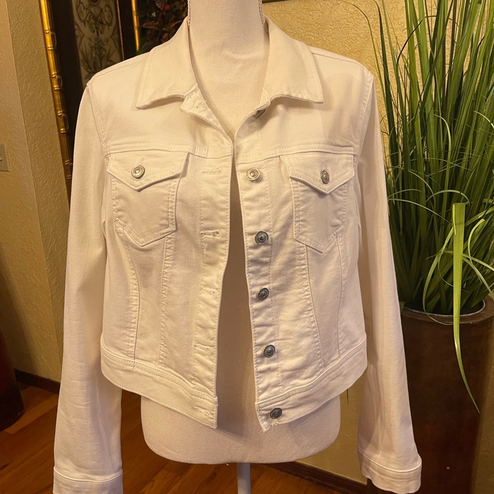 Wax Jean White Cropped Denim Jacket Classic Style